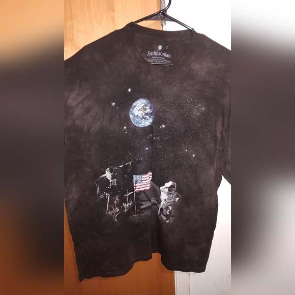 Smithsonian Museum T-shirt Size XL Tie Dye Moon Landing Earth Astronaut Flag - Picture 2 of 5